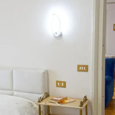 Liberty House ストレーザ